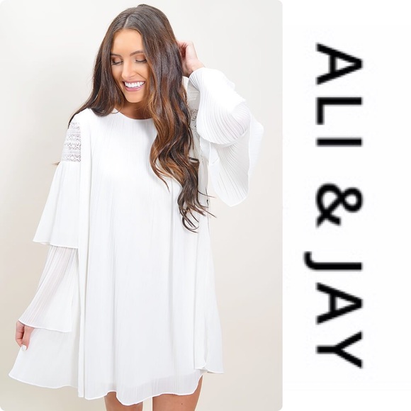 ALI & JAY Dresses & Skirts - Ali & Jay WATERLILY MINI DRESS
